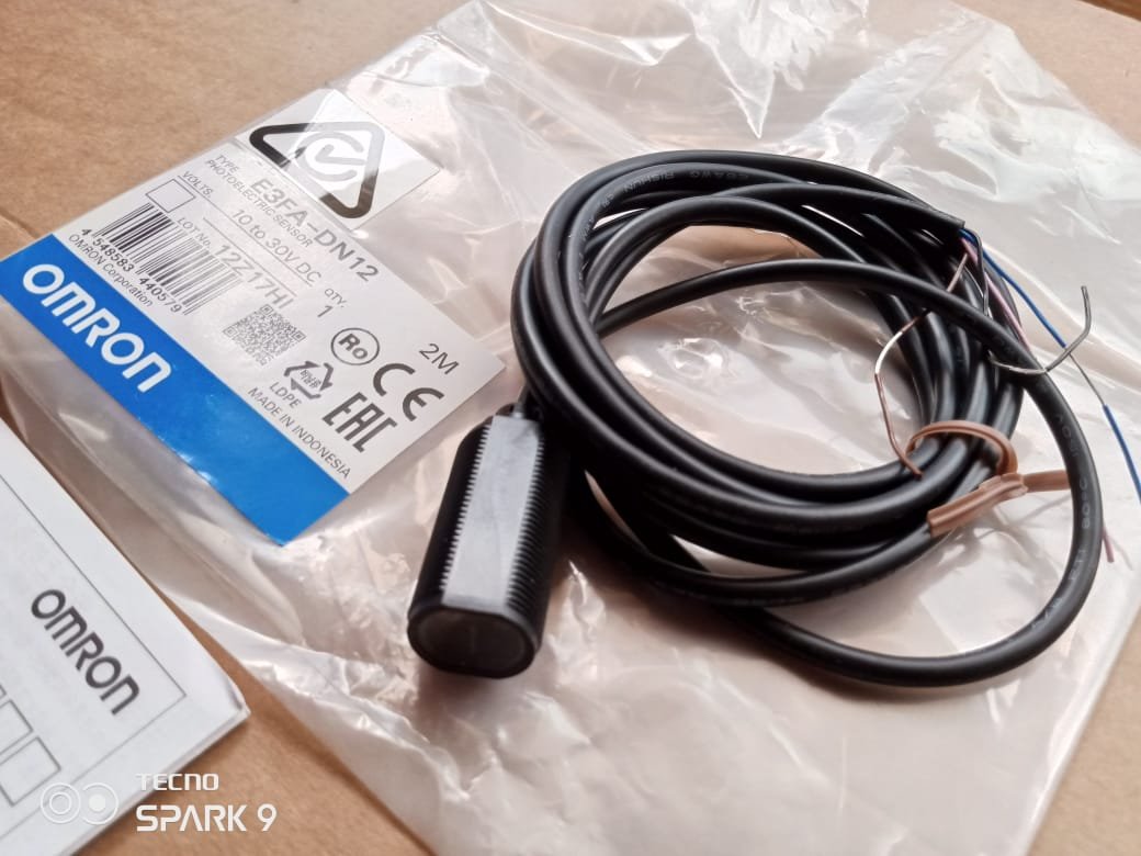 thumbnail image 2 of Omron Photoelectric Sensor E3FA-DN12 – 10-30VDC, 2M, New 2 of 3